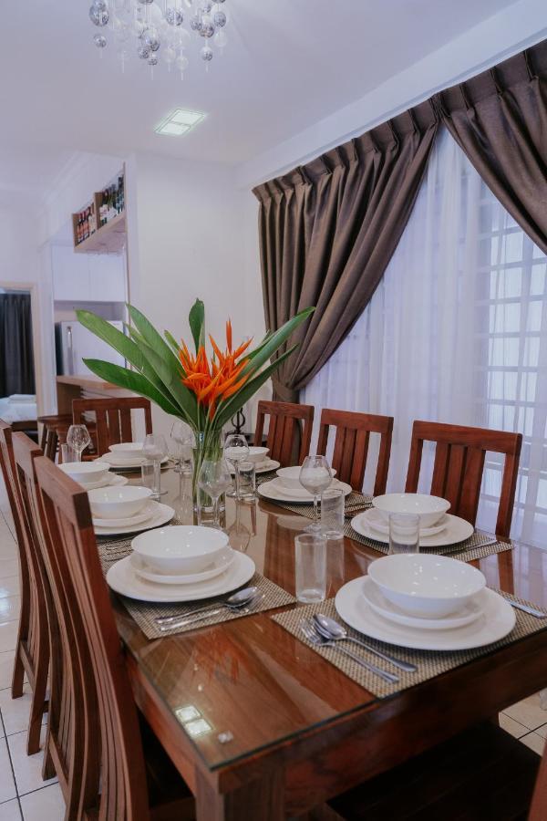 Petronella Apartment C1 Marina Court Кота-Кинабалу Экстерьер фото