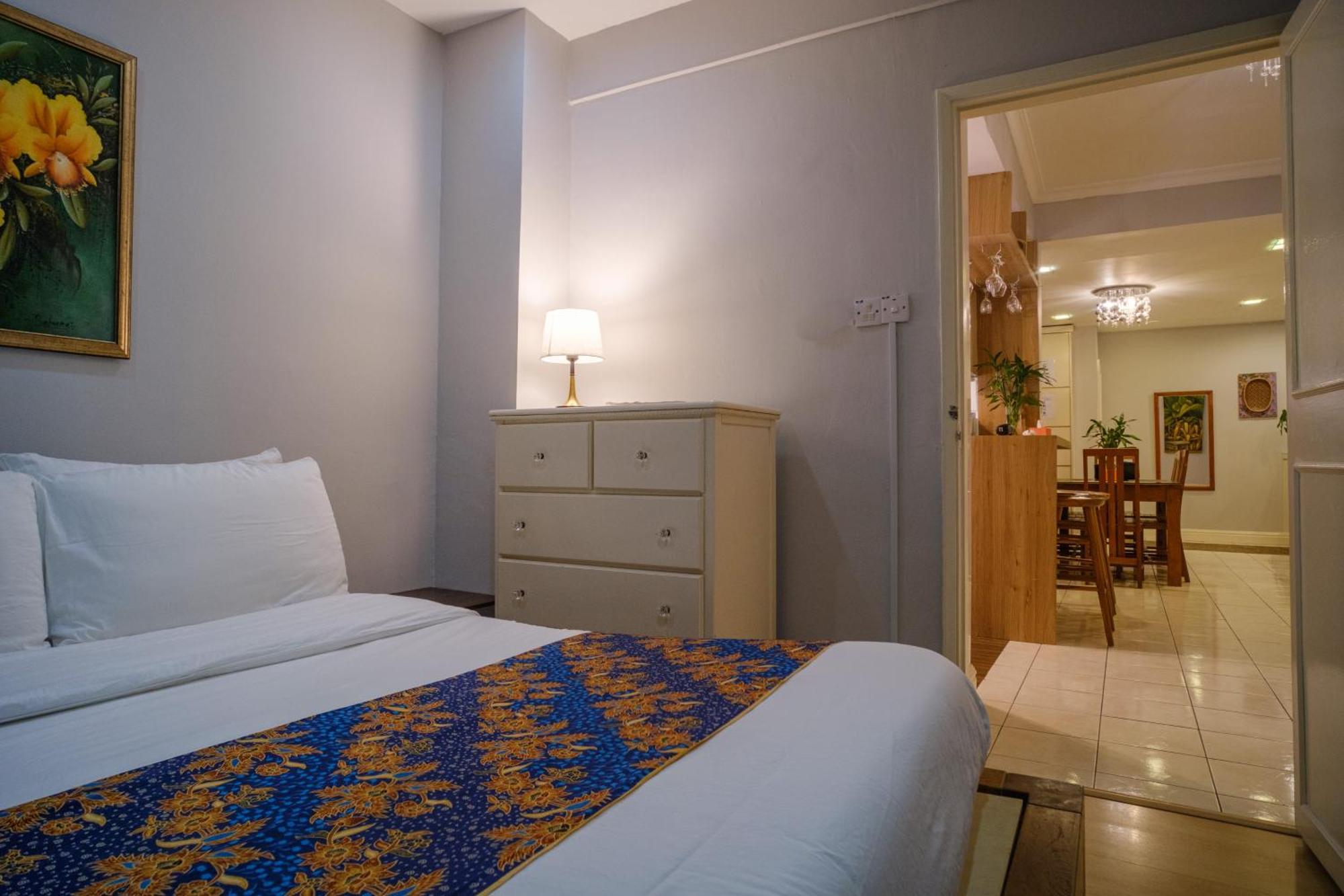 Petronella Apartment C1 Marina Court Кота-Кинабалу Экстерьер фото