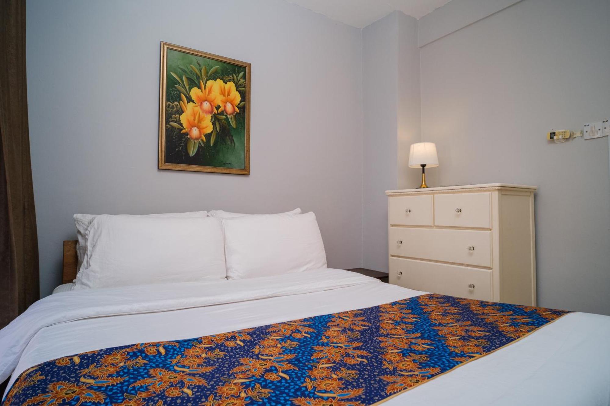 Petronella Apartment C1 Marina Court Кота-Кинабалу Экстерьер фото